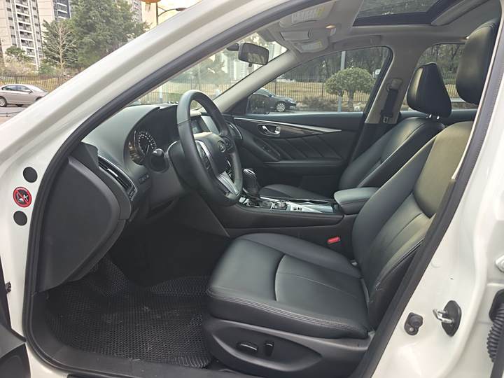 Фото 8 - Infiniti Q50L