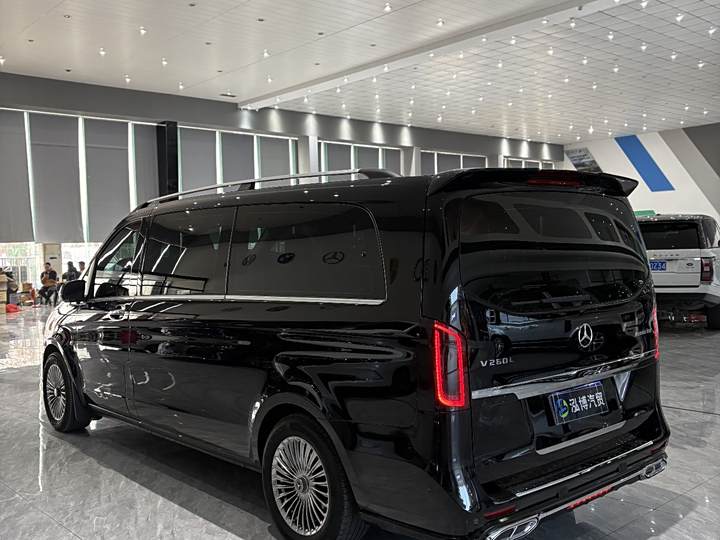 Фото 23 - Mercedes-Benz Vito