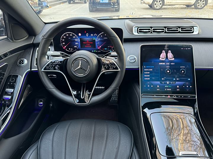 Фото 14 - Mercedes-Benz S-Class