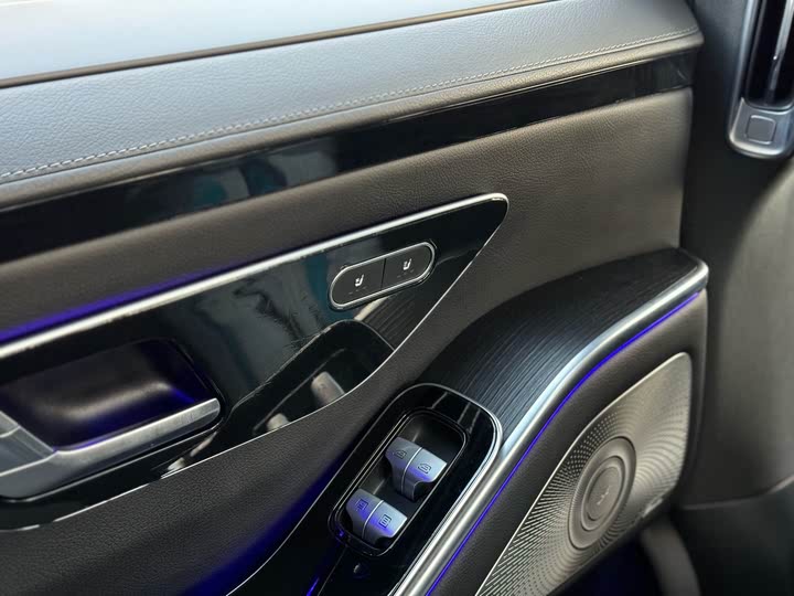 Фото 22 - Mercedes-Benz S-Class