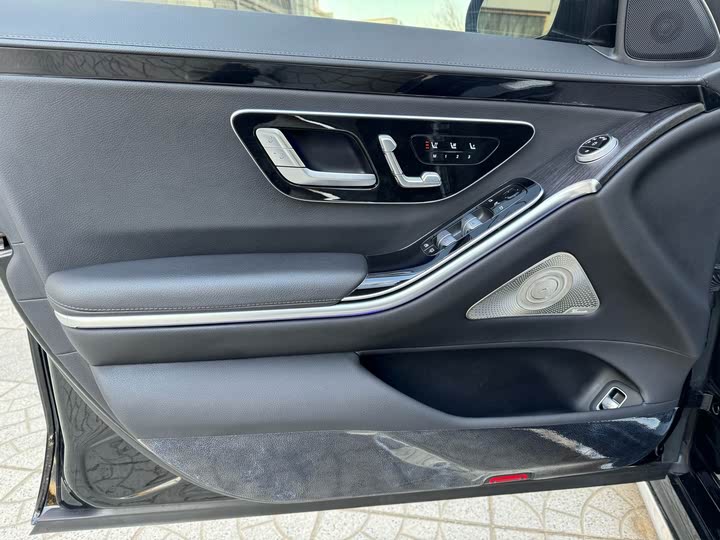 Фото 9 - Mercedes-Benz S-Class