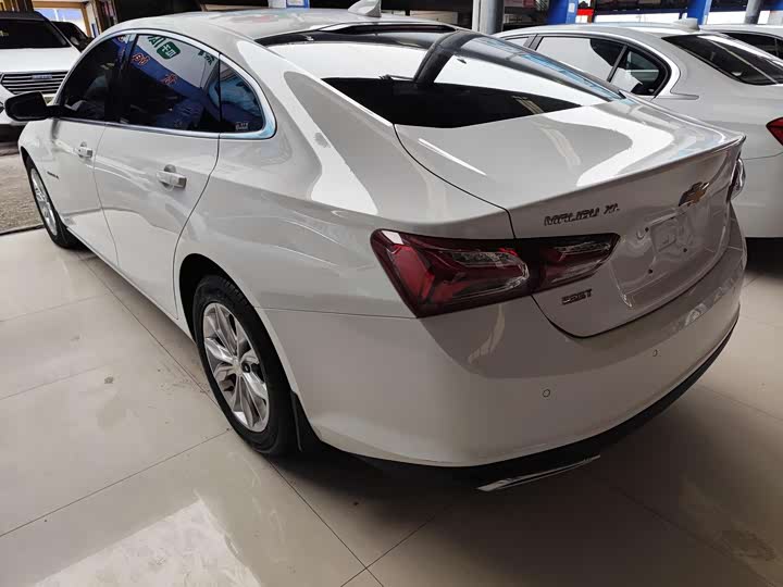 Фото 13 - Chevrolet Malibu XL