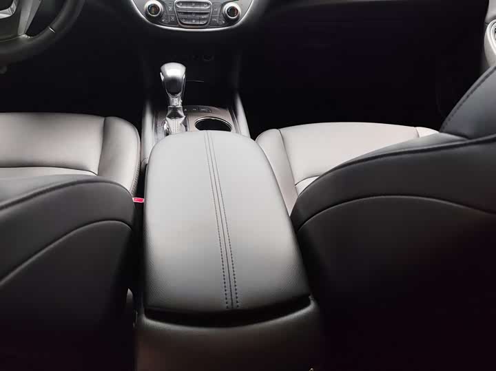 Фото 7 - Chevrolet Malibu XL