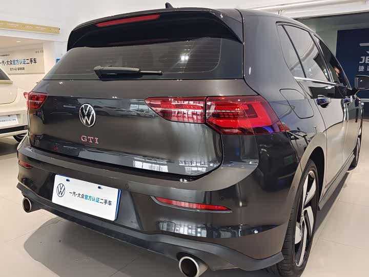 Фото 4 - Volkswagen Golf GTI