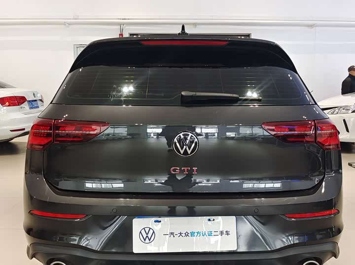 Фото 5 - Volkswagen Golf GTI