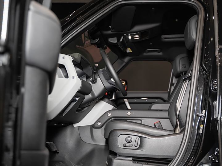 Фото 18 - Land Rover Defender