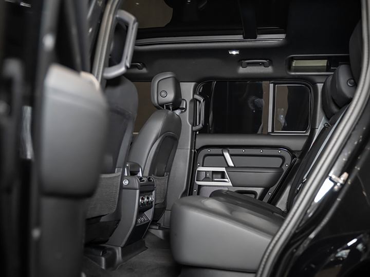 Фото 19 - Land Rover Defender