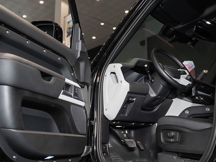 Фото 9 - Land Rover Defender