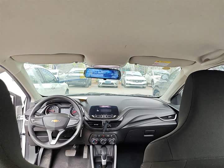 Фото 18 - Chevrolet Onix (Cavalier)