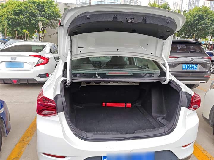 Фото 19 - Chevrolet Onix (Cavalier)