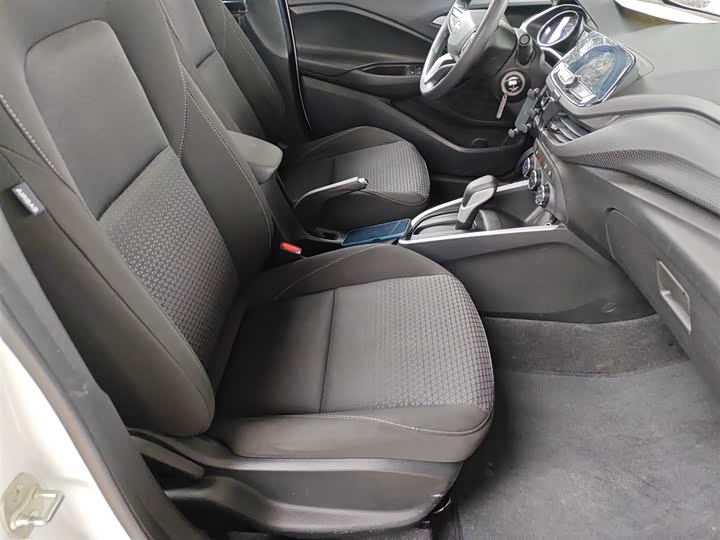 Фото 25 - Chevrolet Onix (Cavalier)