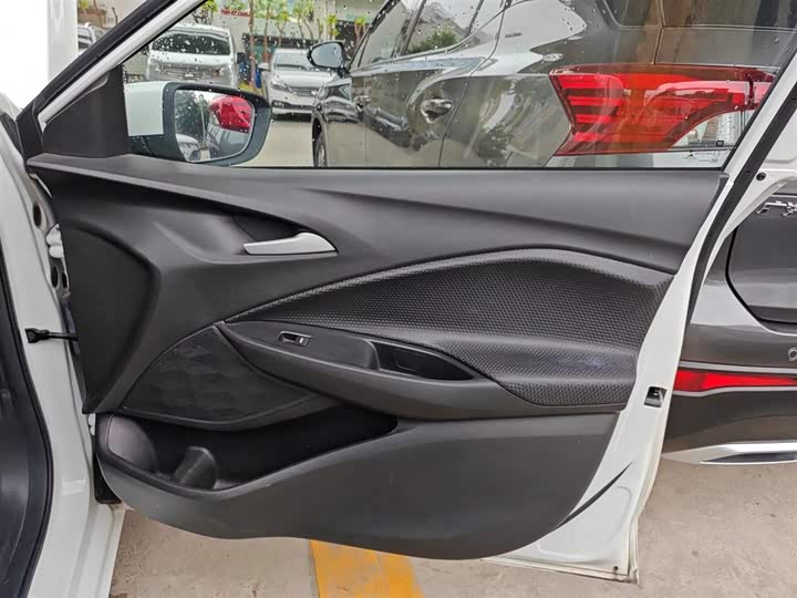 Фото 26 - Chevrolet Onix (Cavalier)