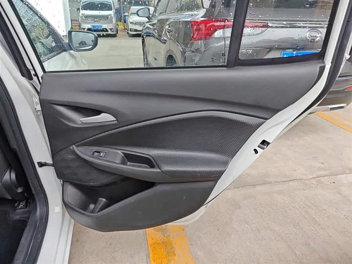 Фото 27 - Chevrolet Onix (Cavalier)