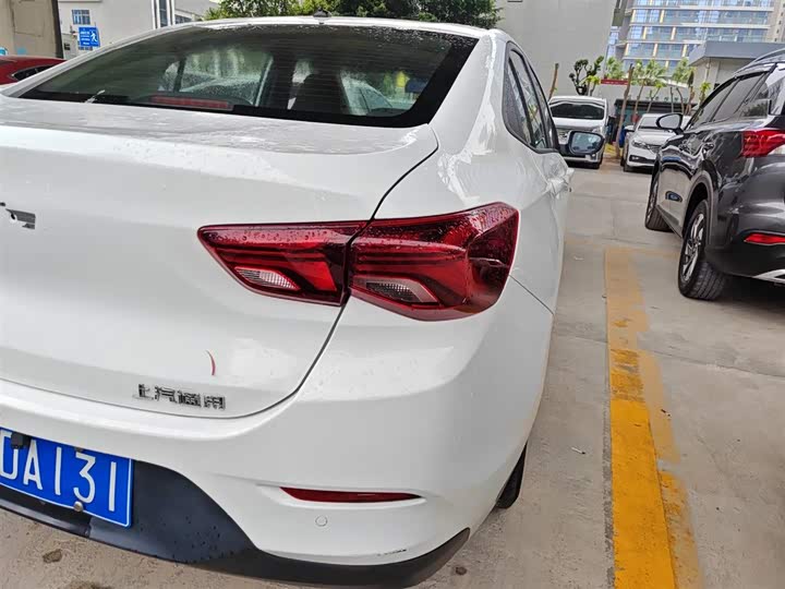 Фото 8 - Chevrolet Onix (Cavalier)