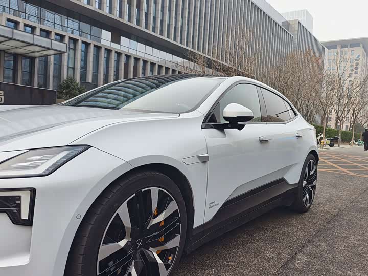 Фото 10 - Polestar 4