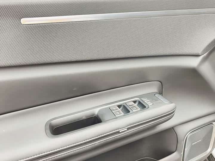 Фото 12 - Polestar 4