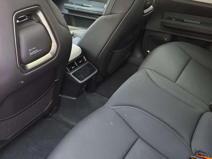 Фото 23 - Polestar 4