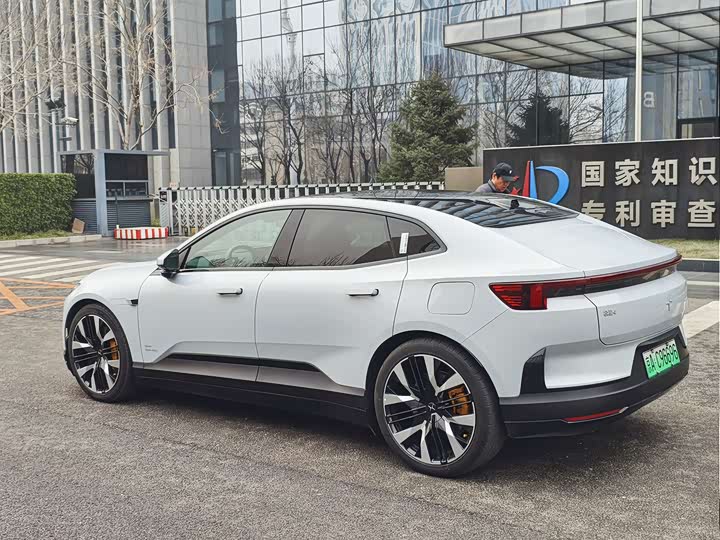 Фото 5 - Polestar 4