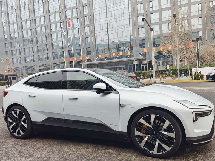 Фото 8 - Polestar 4