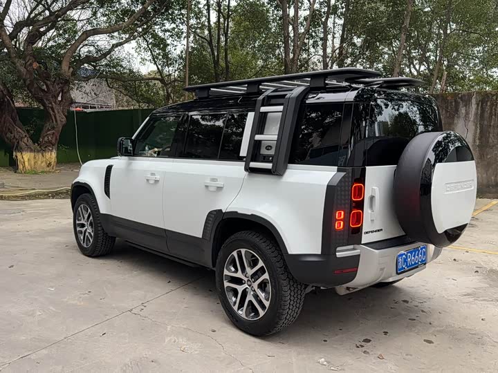 Zdjęcie 4 - Land Rover Defender