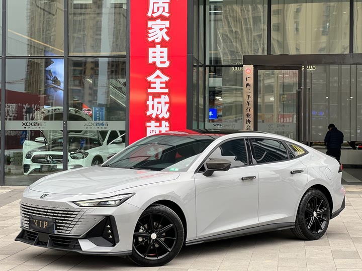 Фото 11 - Changan UNI-V