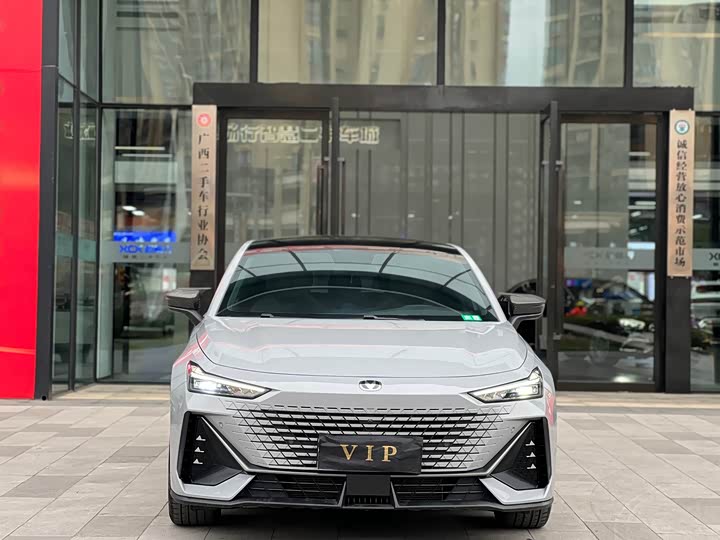 Фото 2 - Changan UNI-V