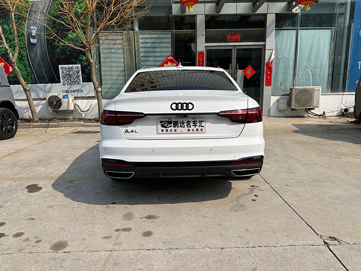 Фото 11 - Audi A4L