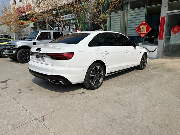 Фото 12 - Audi A4L