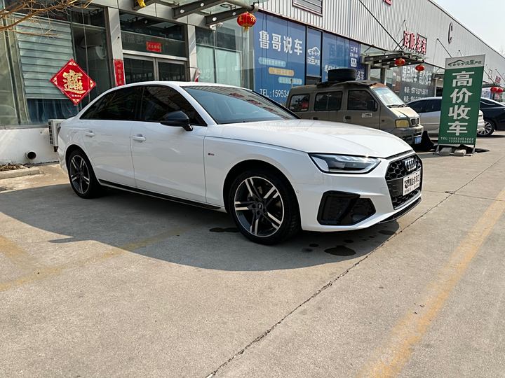 Фото 3 - Audi A4L