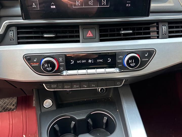 Фото 6 - Audi A4L