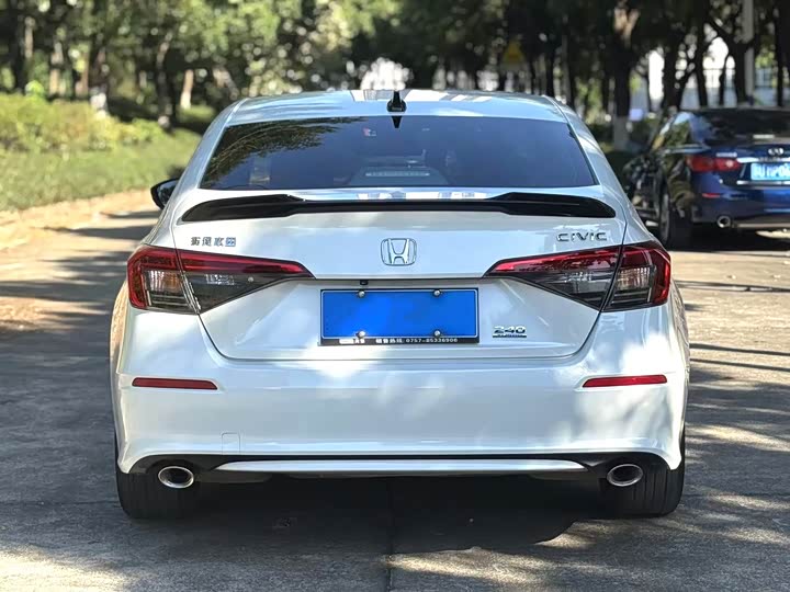 Фото 10 - Honda Civic