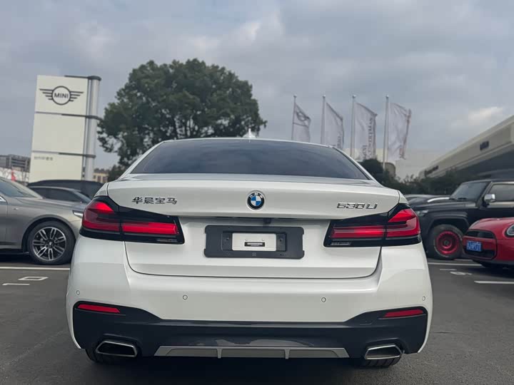 Фото 6 - BMW 5 Series