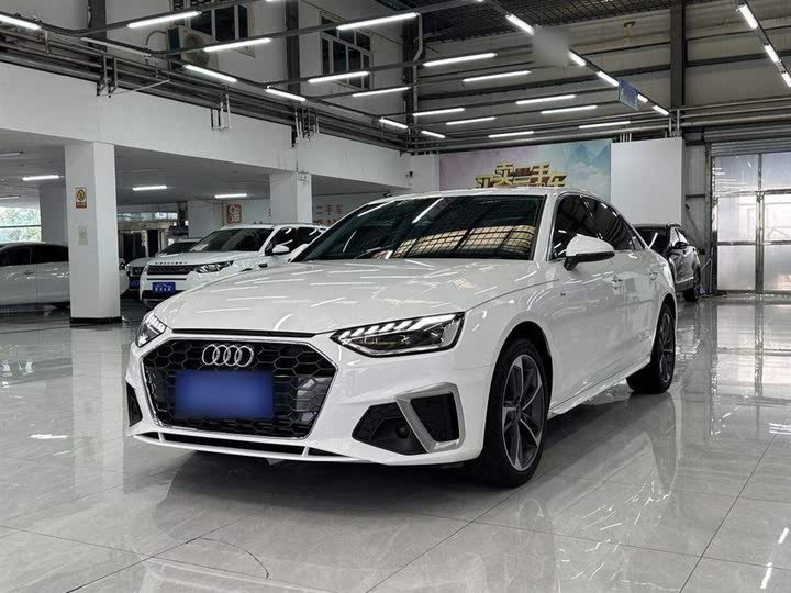 Фото 2 - Audi A4L