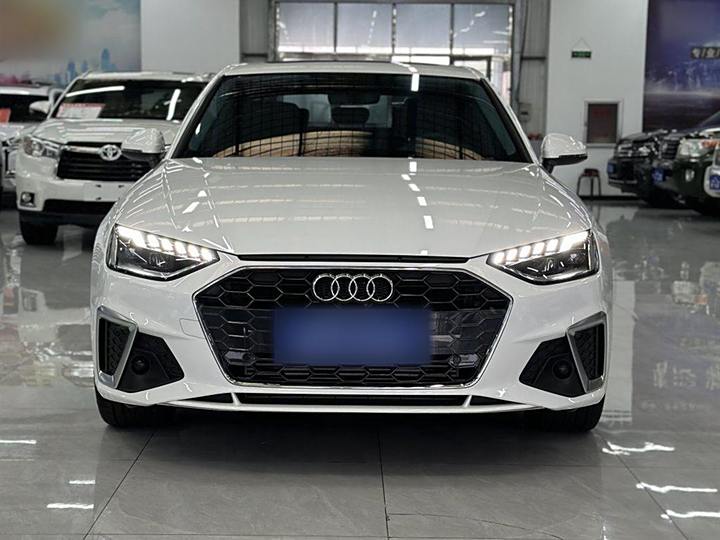 Фото 4 - Audi A4L