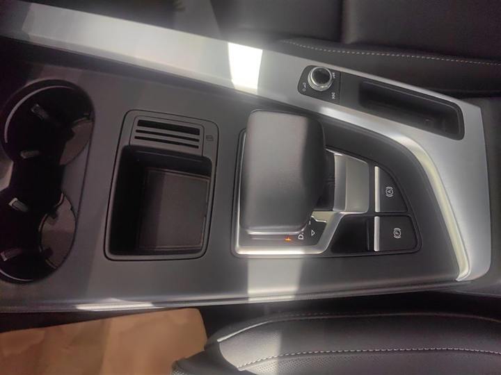 Фото 5 - Audi A4L