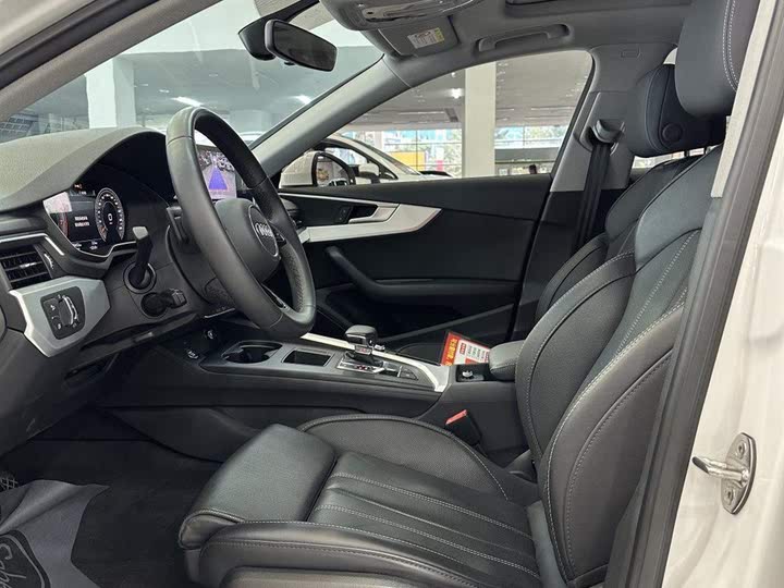 Фото 9 - Audi A4L