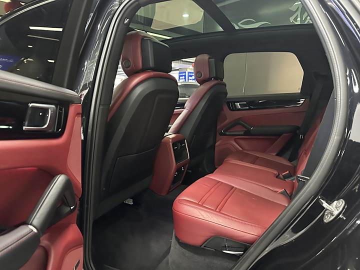 Фото 13 - Porsche Cayenne