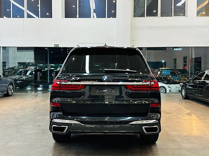 Фото 5 - BMW X7
