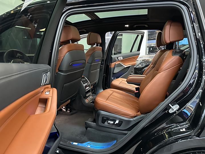 Фото 9 - BMW X7