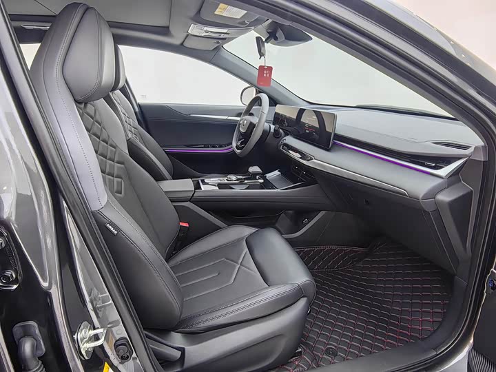 Фото 10 - Changan Raeton Plus