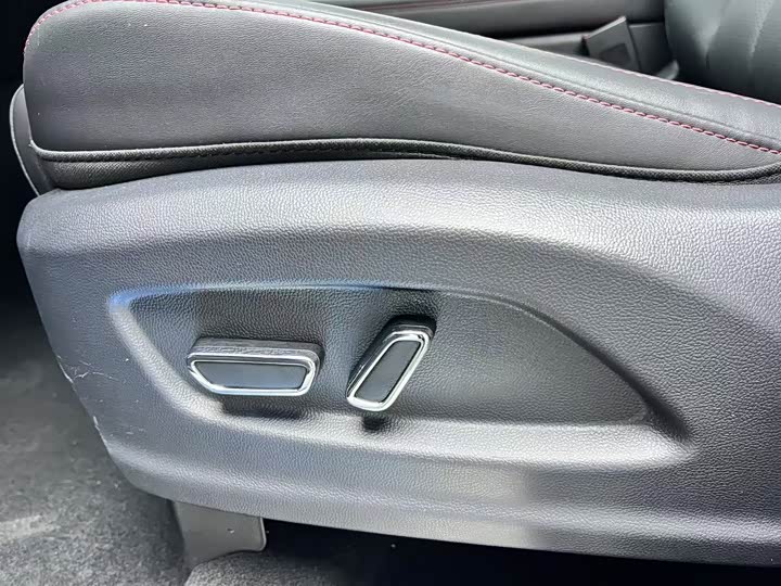 Фото 7 - Changan CS75