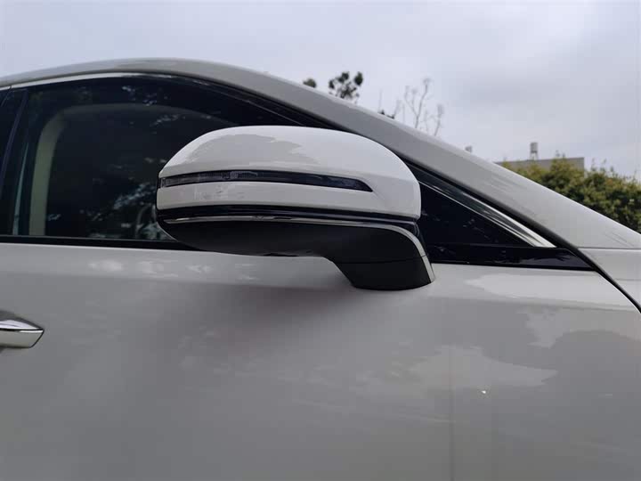 Фото 15 - Bestune B70