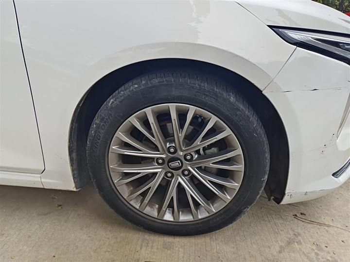 Фото 16 - Bestune B70