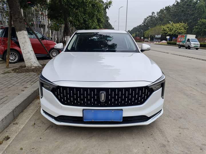 Фото 19 - Bestune B70