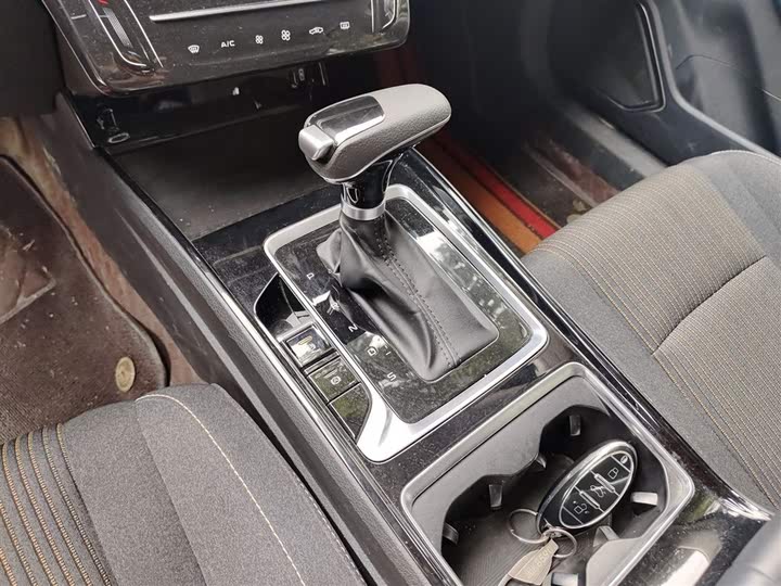 Фото 22 - Bestune B70