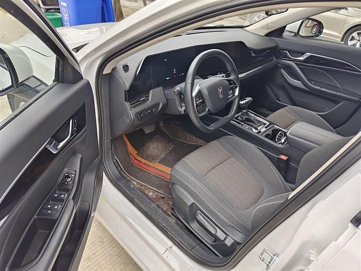 Фото 23 - Bestune B70