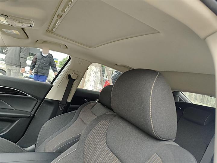 Фото 24 - Bestune B70