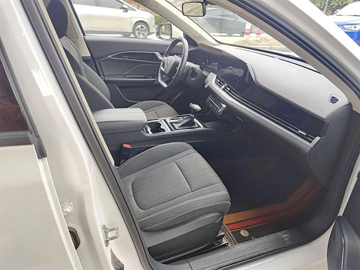 Фото 25 - Bestune B70