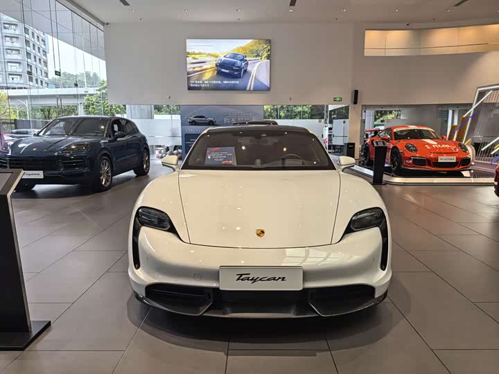 Фото 7 - Porsche Taycan