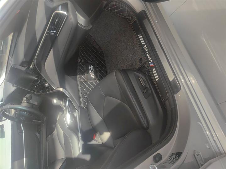 Фото 14 - Toyota Camry